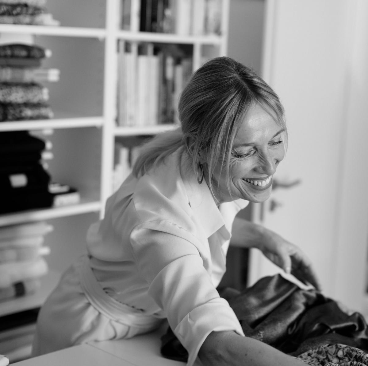  Stefanie Savary, online shop for hand made sustainable luxury dresses, high end dresses in limited edition in all sizes